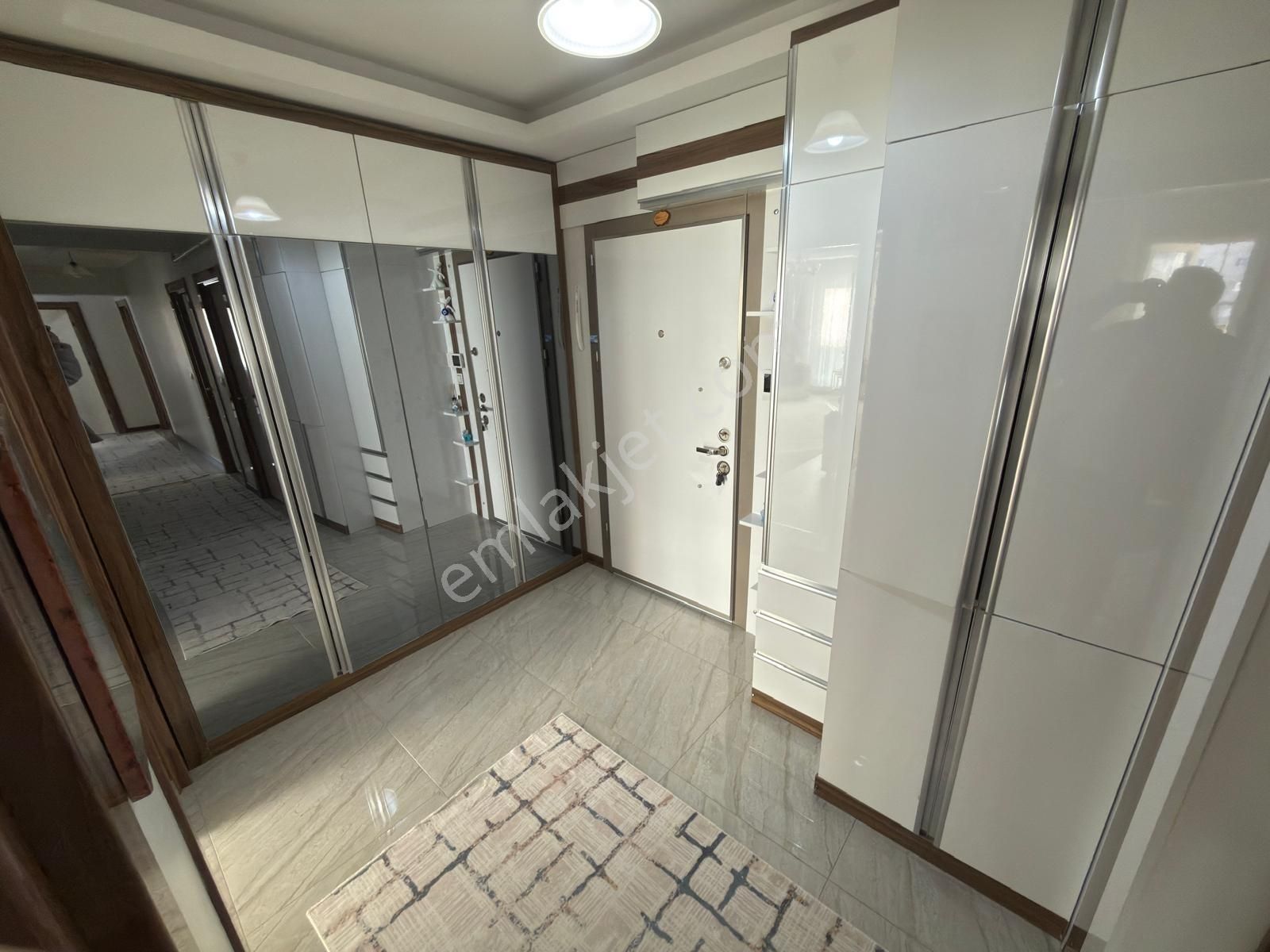 Yuvam'dan Site İçerisin'de Ultra Lüks Merkezi Konum'da 4+1 Daire - Görsel 2