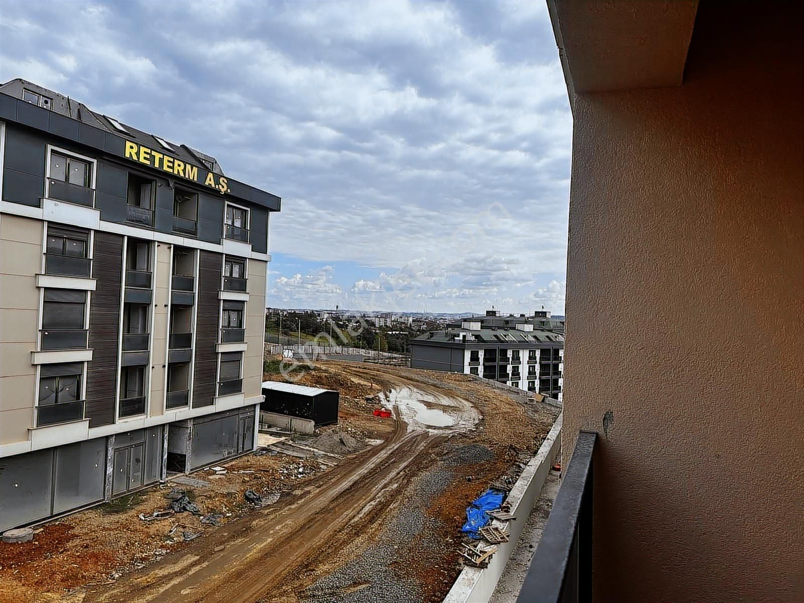 Pendik E5 Yan Yolda Site İçinde Satılık 2+1 Sıfır Daire - Görsel 2