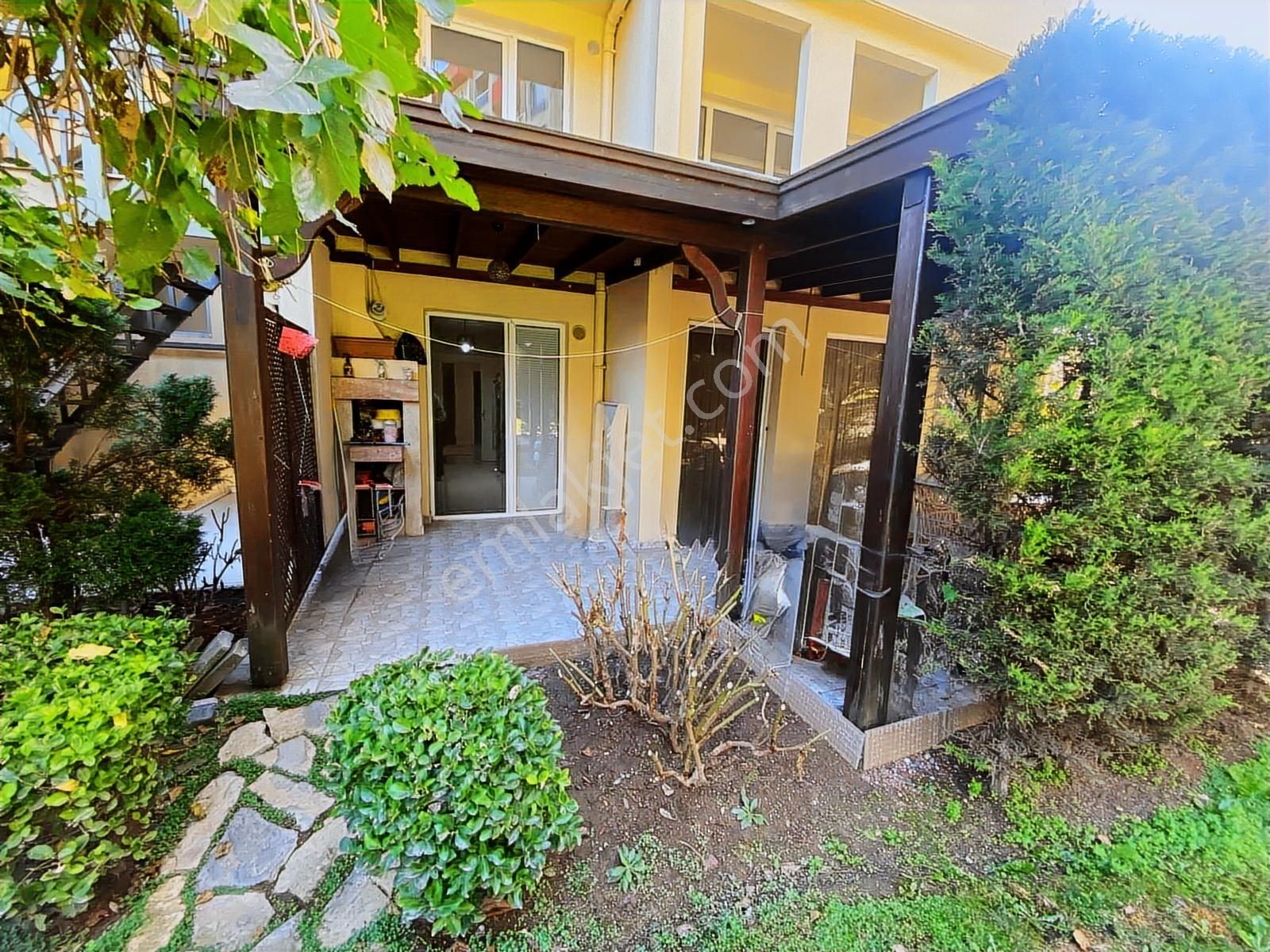 Sinpaş Central Life Sitesinde Kiralık 4+1 Bahçe Dubleksi