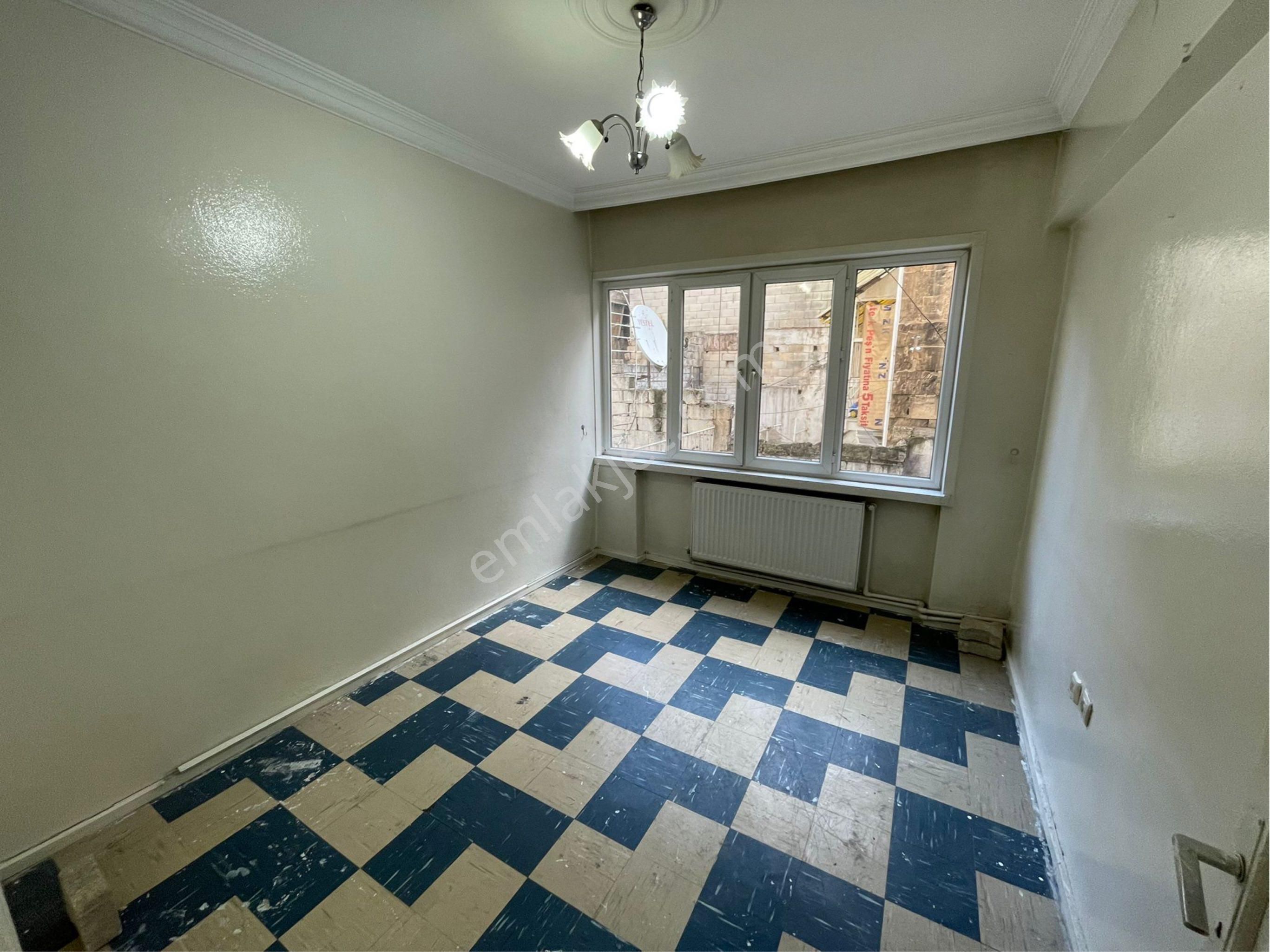 Mert Emlak27den Akyol Mahallesinde Satılık 2+1 İskanlı Mesken Tapu Daire - Görsel 2