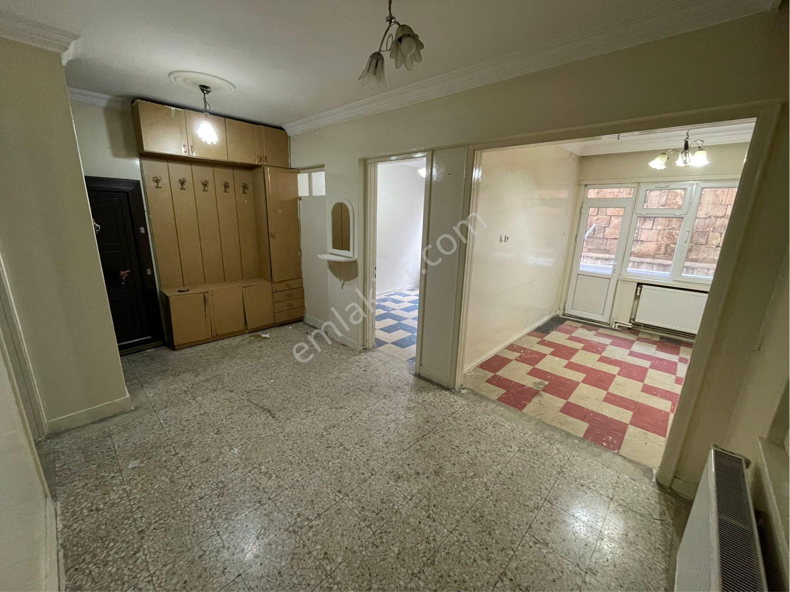 Mert Emlak27den Akyol Mahallesinde Satılık 2+1 İskanlı Mesken Tapu Daire - Görsel 3