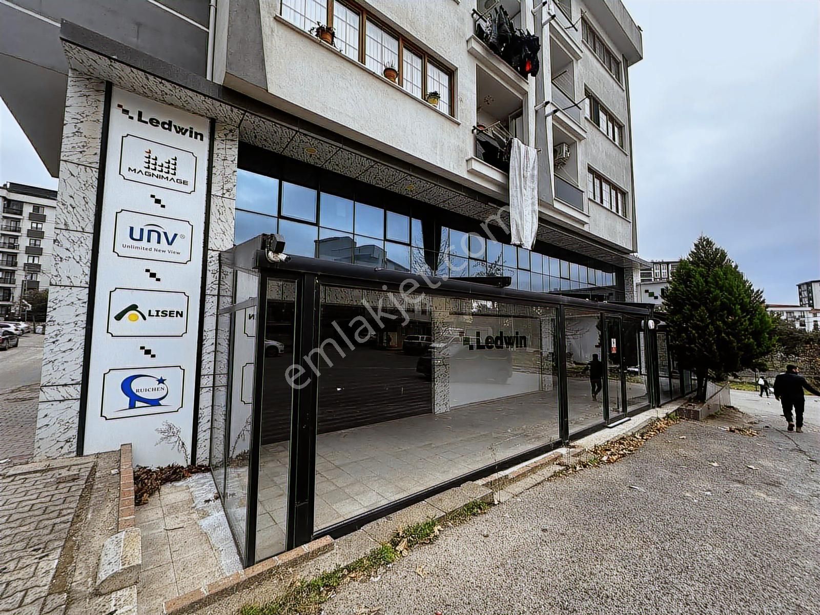 Tuzla Aydınlı Kiralık 400 M2 3 Katlı Dükkan - Görsel 34