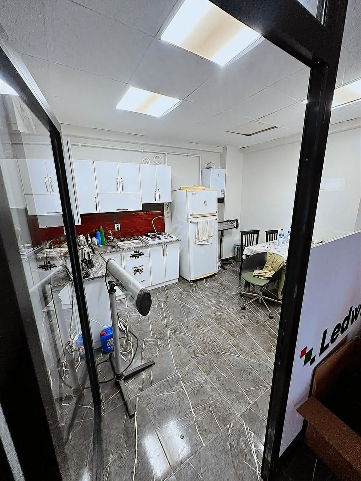 Tuzla Aydınlı Kiralık 400 M2 3 Katlı Dükkan - Görsel 35