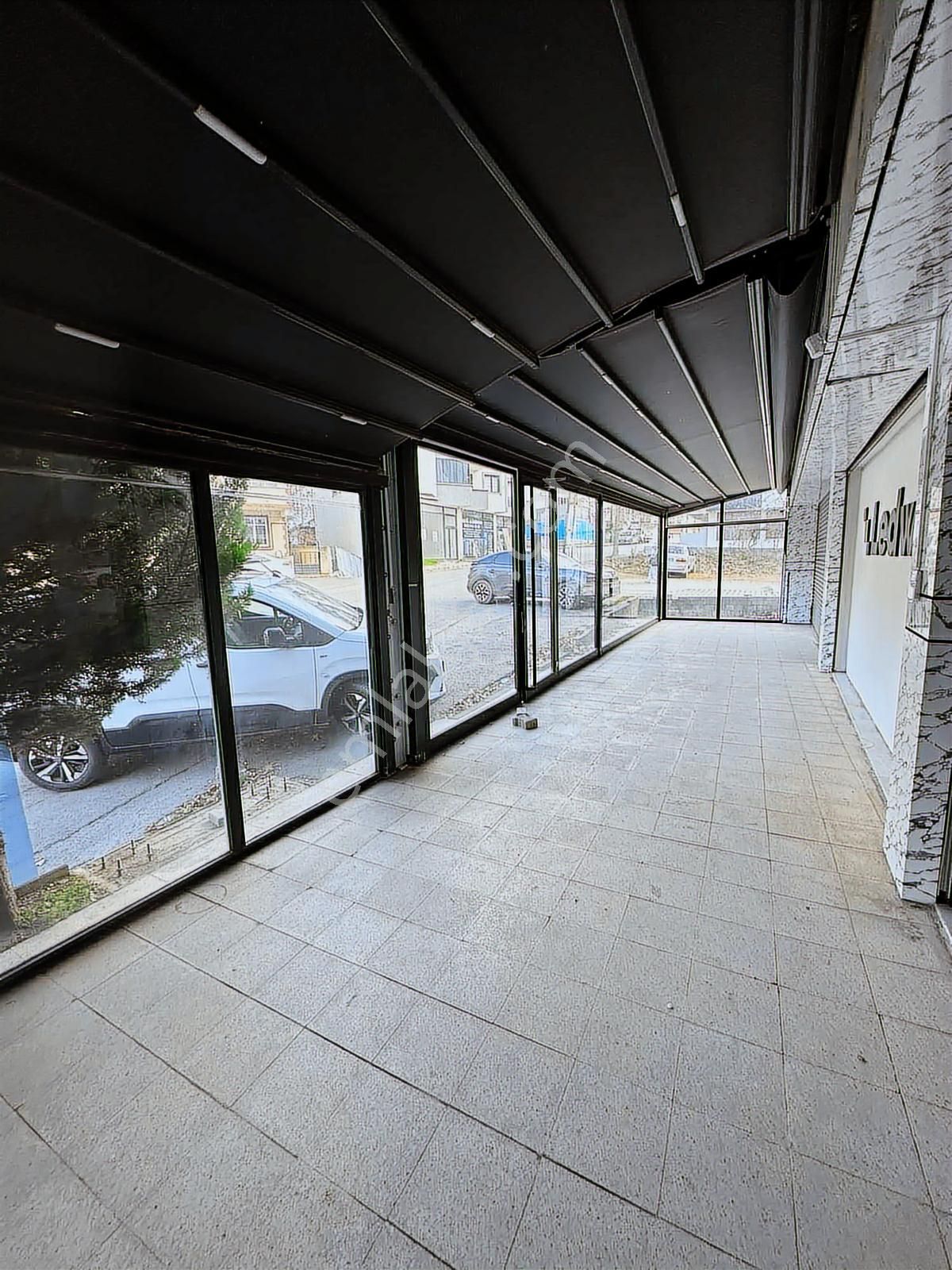 Tuzla Aydınlı Kiralık 400 M2 3 Katlı Dükkan - Görsel 18