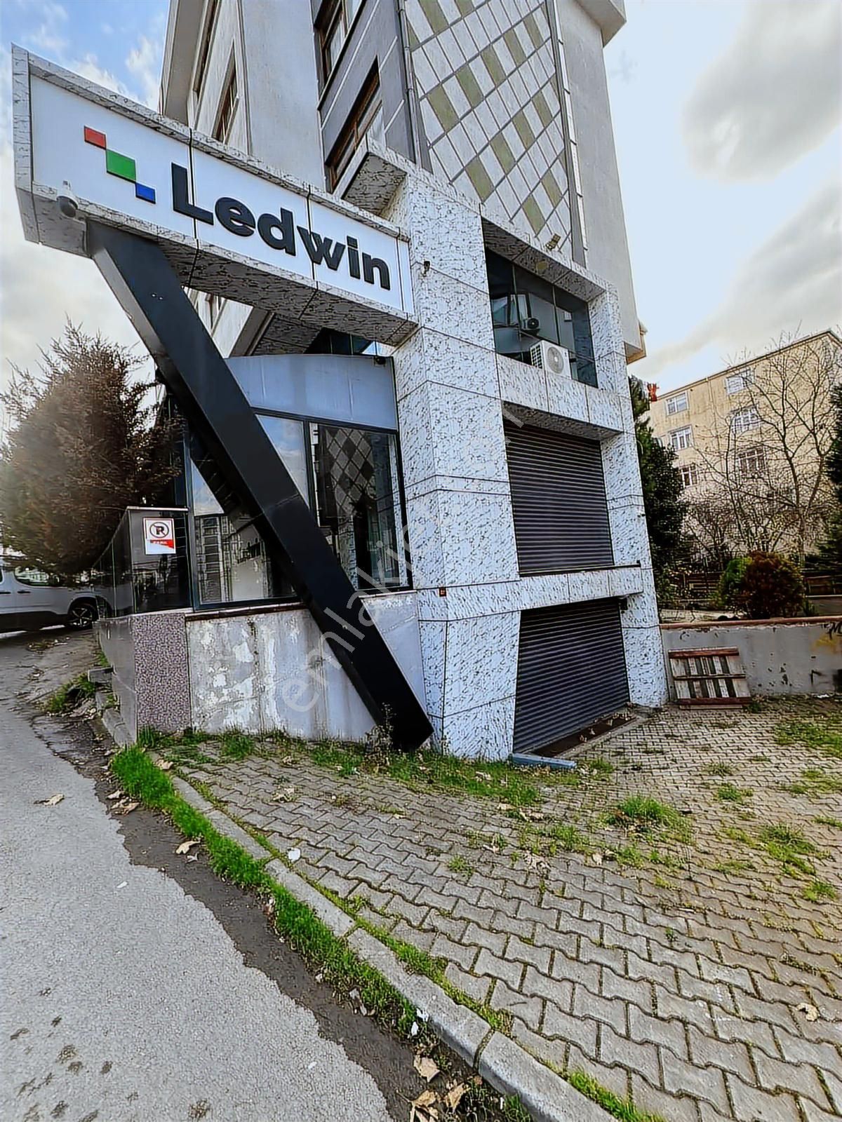 Tuzla Aydınlı Kiralık 400 M2 3 Katlı Dükkan - Görsel 3