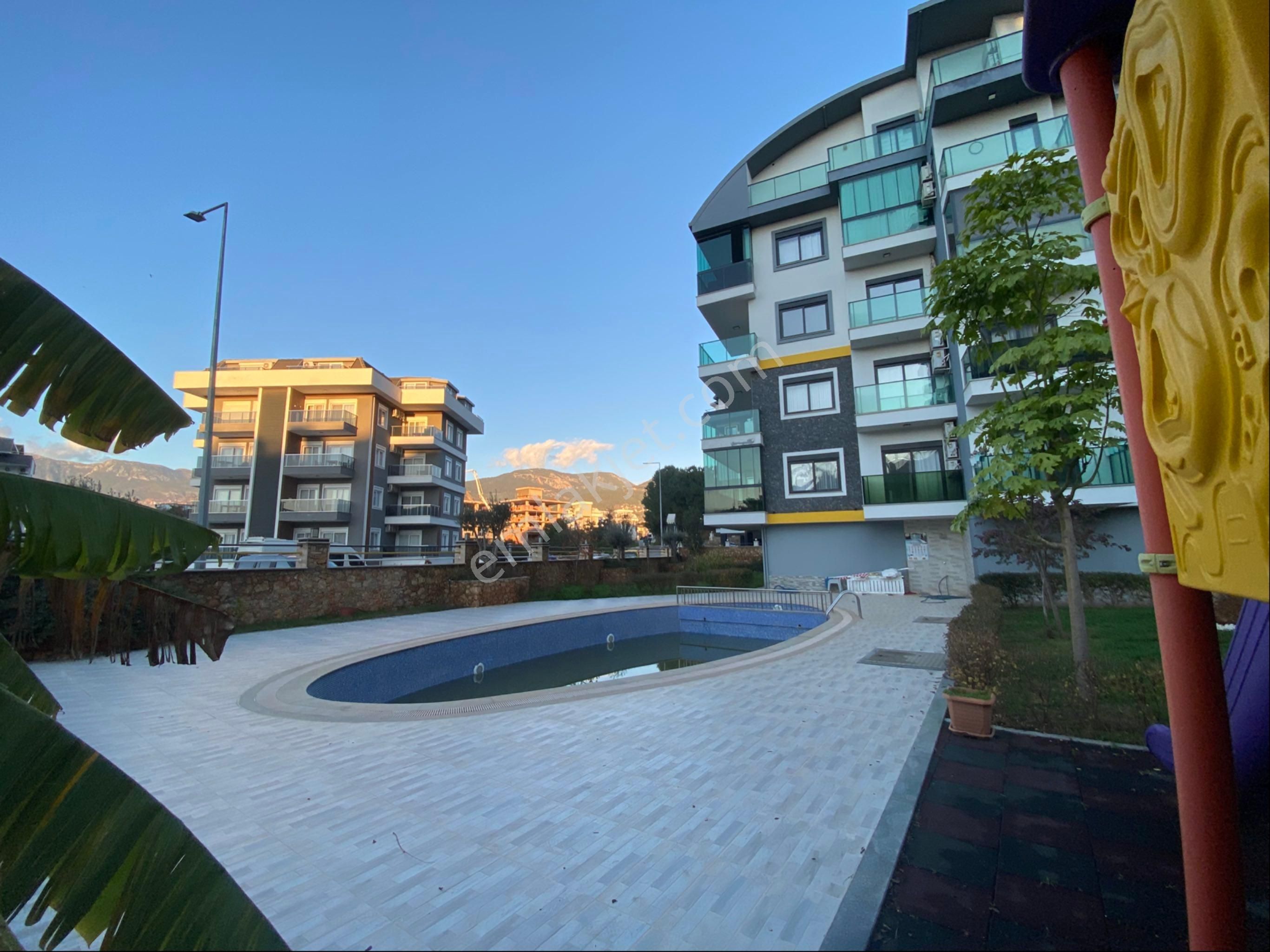 Alanya Oba'da Merkezi Konumda, Havuzlu Sitede Masrafsız 2+1 - Görsel 7