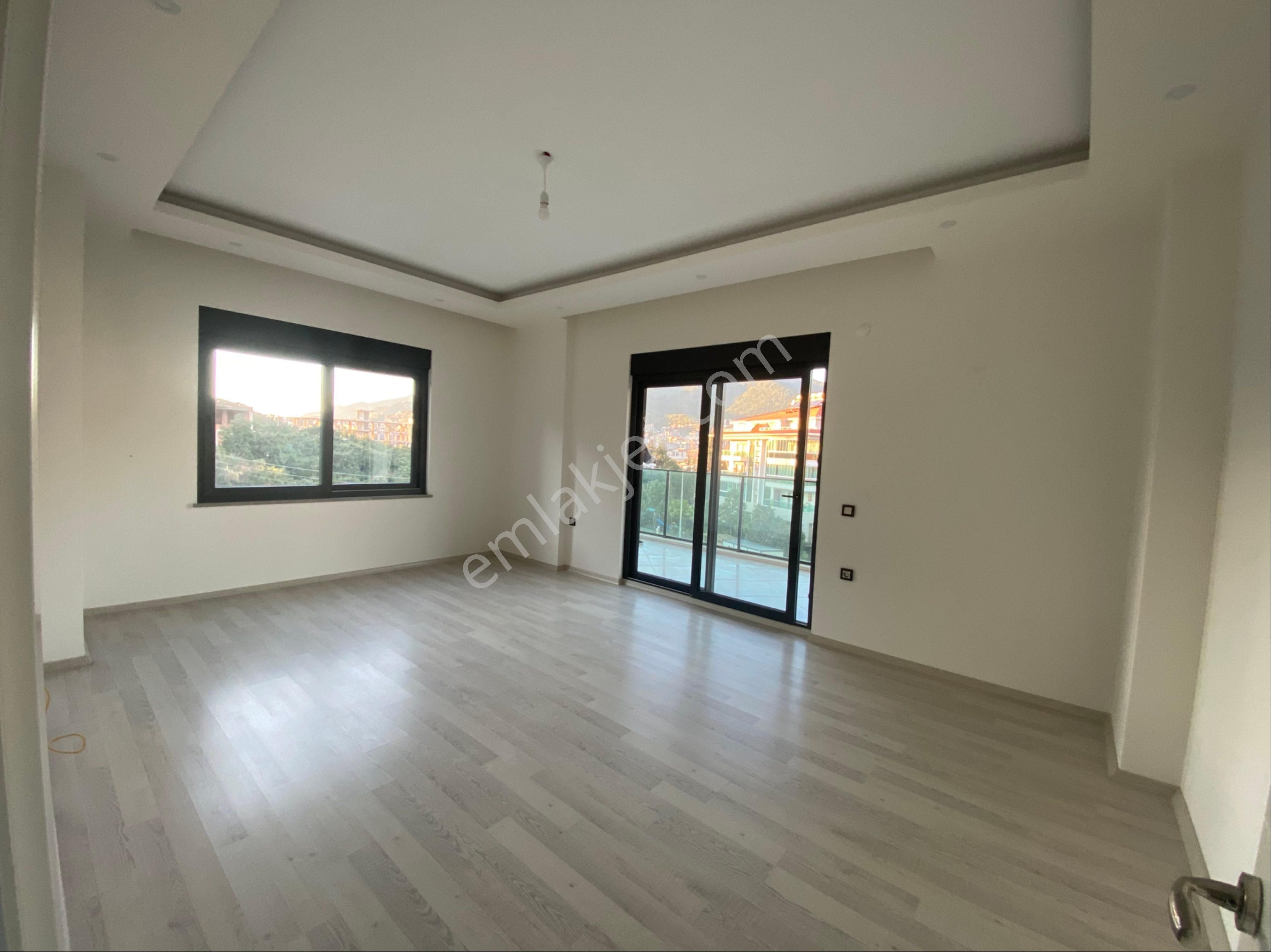 Alanya Oba'da Merkezi Konumda, Havuzlu Sitede Masrafsız 2+1 - Görsel 18