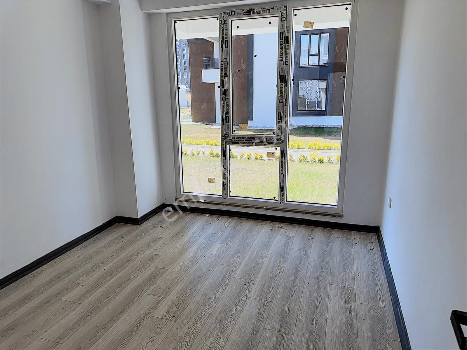 Turyaptan İzsiz Towersda Giriş Kat Havuz Cephe 2+1 Kiralık Daire - Görsel 5