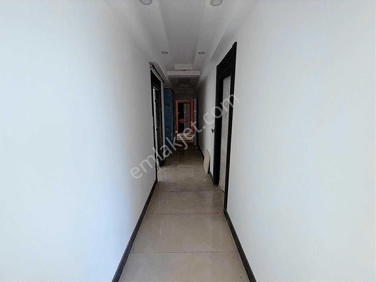 Turyaptan İzsiz Towersda Giriş Kat Havuz Cephe 2+1 Kiralık Daire - Görsel 2
