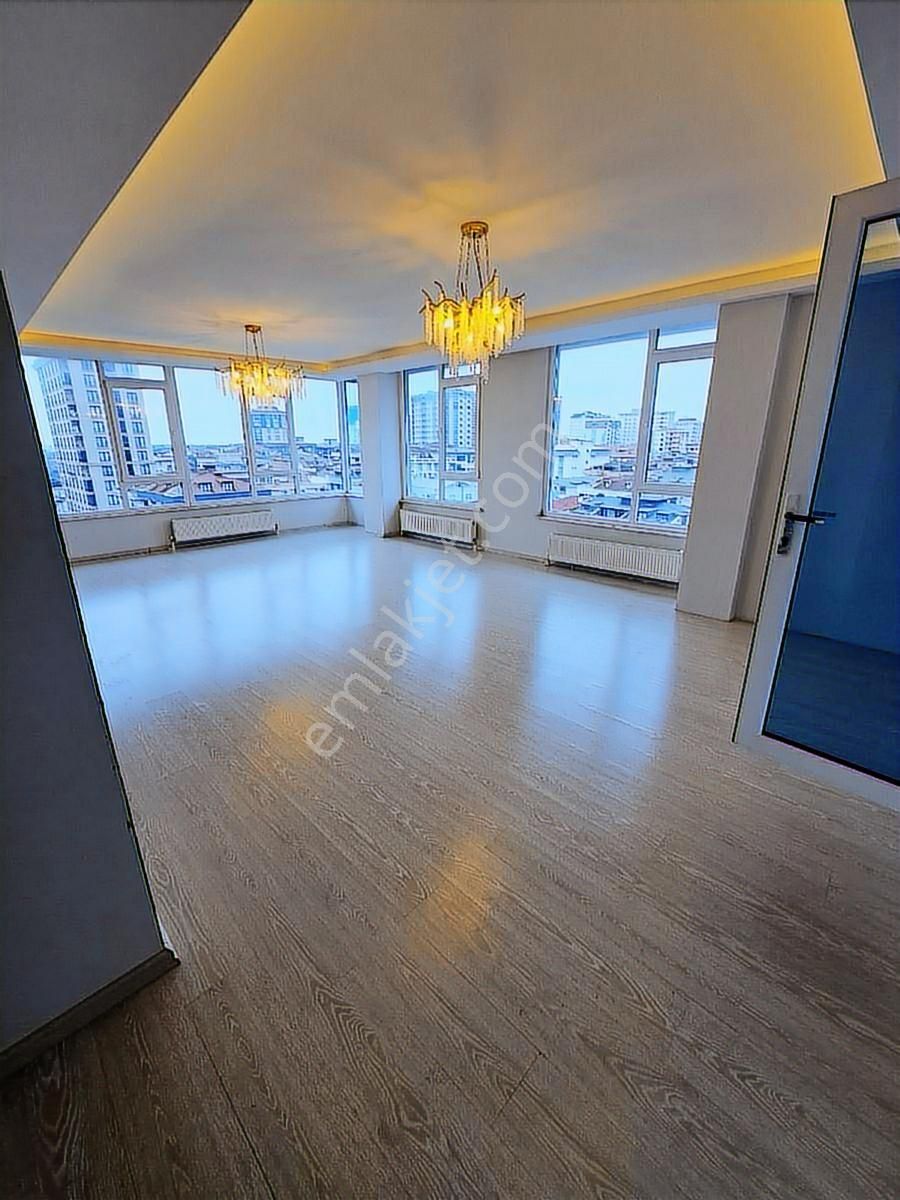 Betül Emlak'tan Eski Habiblerde Site İcinde Luks Kiralık 3+1