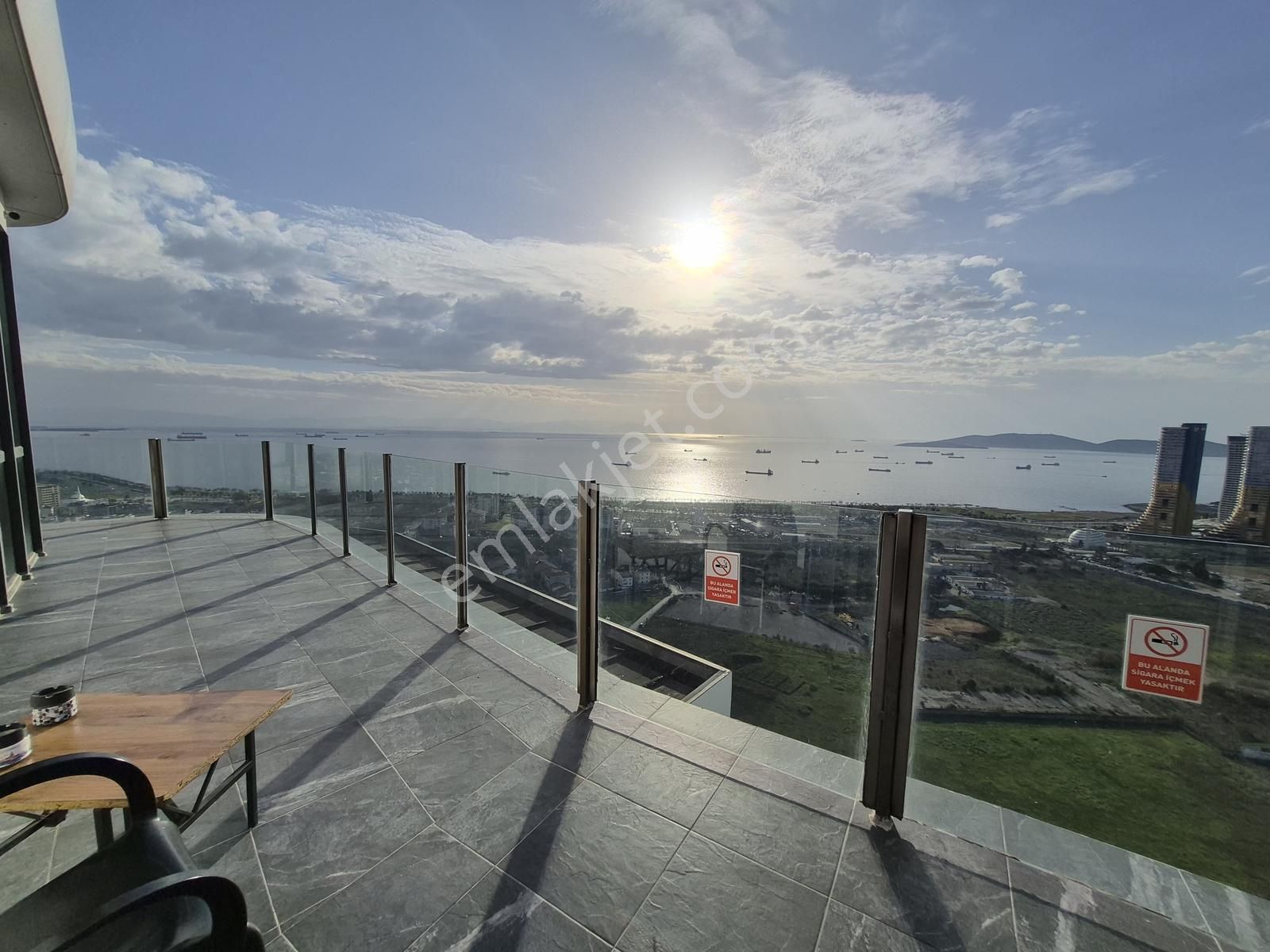 Kartal Park34 Sitesinde 3+1 Satılık Geniş Boş Daire