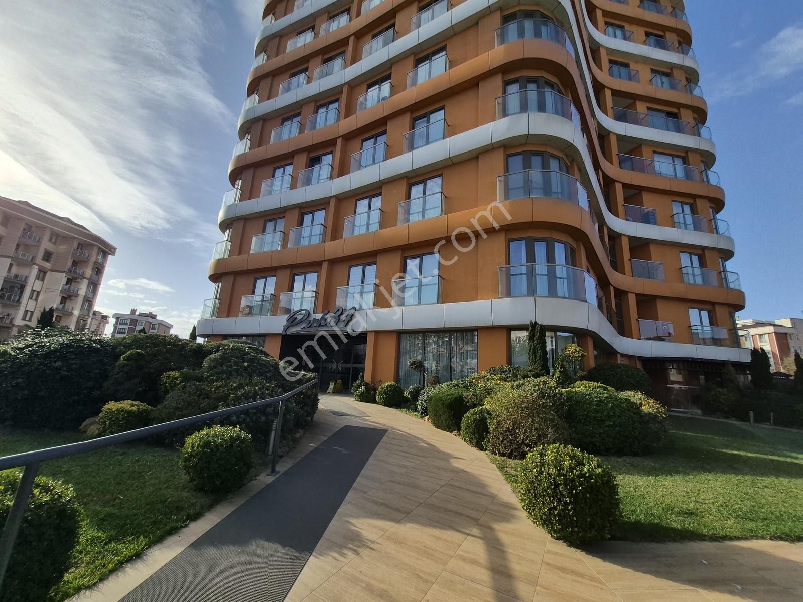 Kartal Park34 Sitesinde 3+1 Satılık Geniş Boş Daire - Görsel 3