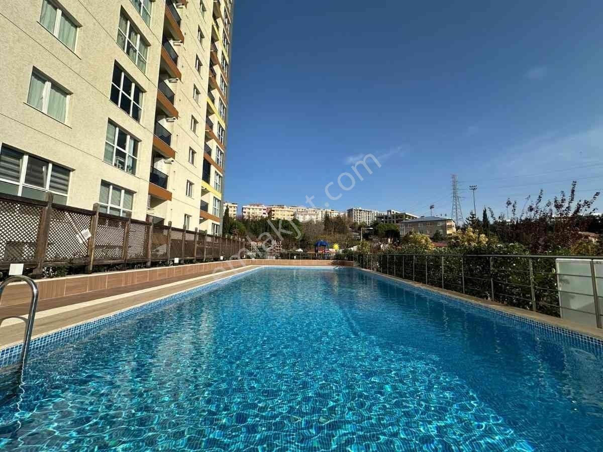 Manzara Kartal Sitesinde 5+2 Kiralık Boş Bahçe Dubleksi