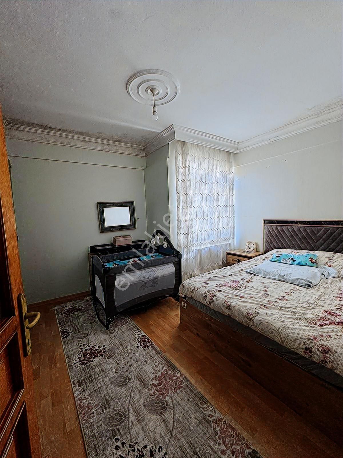 Pendik Çamçeşmede Cadde Üzeri Satılık 2+1 Daire - Görsel 4