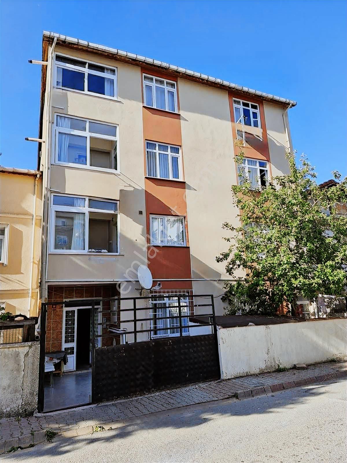 Kemal Türkler Mh Kat Mülkiyetli Satılık 2+1 Daire