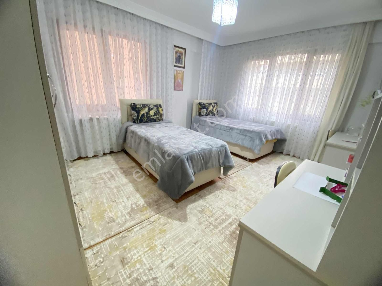 Satılık Çok Geniş 3+1 Merkezi Konum - Görsel 17