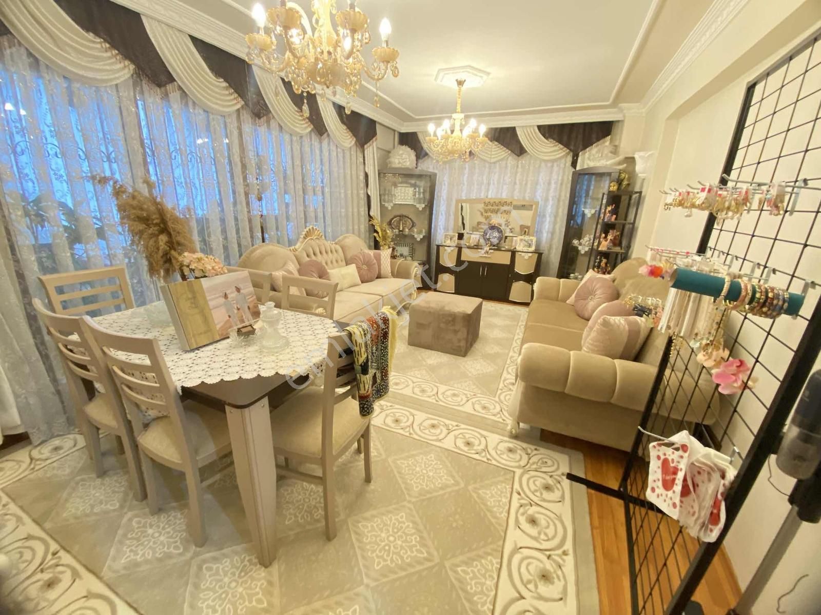 Satılık Çok Geniş 3+1 Merkezi Konum - Görsel 25