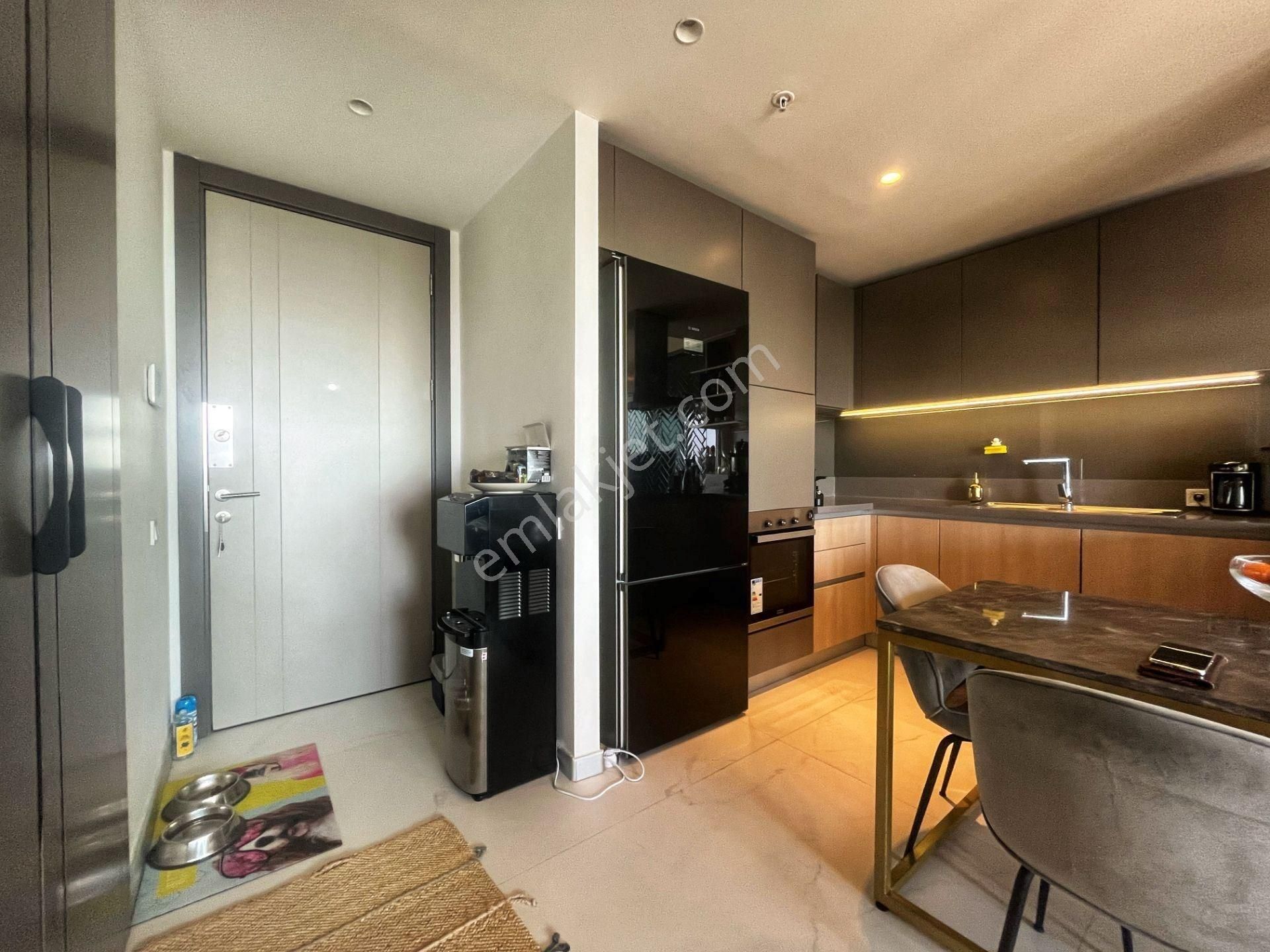 Metroya Komşu Daire Kartal'da Tüm Odalar Ve Balkondan Deniz & Adalar Manzaralı Kiralık 2+1 Daire - Görsel 11