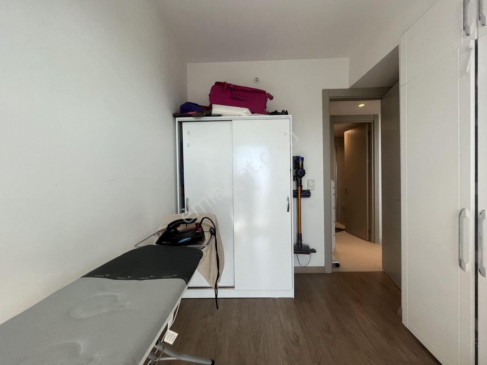 Metroya Komşu Daire Kartal'da Tüm Odalar Ve Balkondan Deniz & Adalar Manzaralı Kiralık 2+1 Daire - Görsel 13