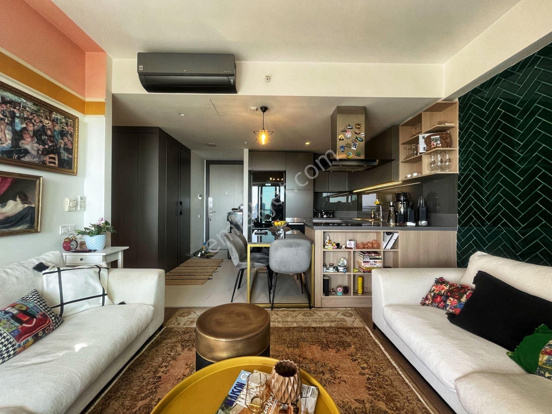 Metroya Komşu Daire Kartal'da Tüm Odalar Ve Balkondan Deniz & Adalar Manzaralı Kiralık 2+1 Daire - Görsel 3