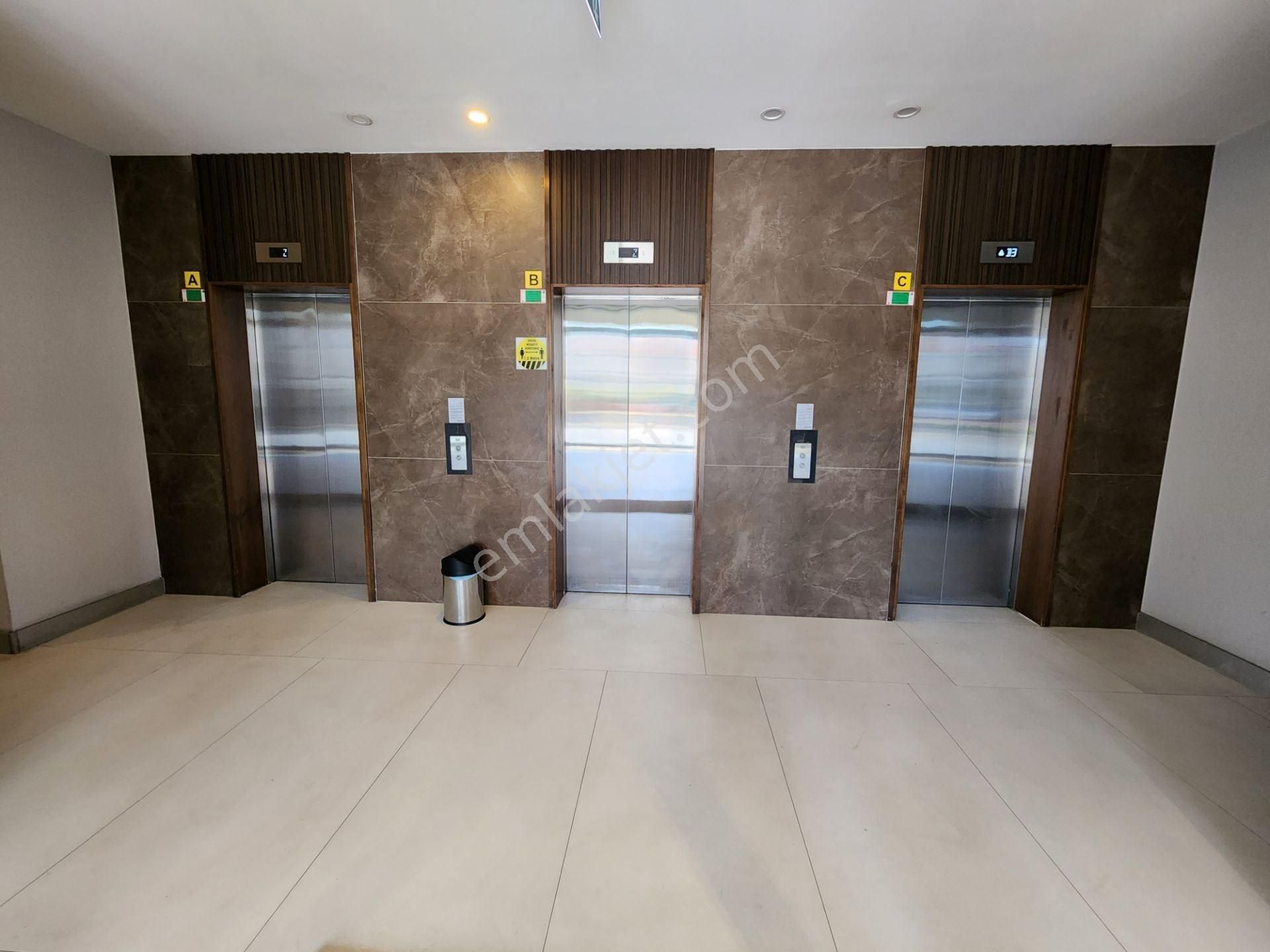 Metroya Komşu Daire Kartal'da Tüm Odalar Ve Balkondan Deniz & Adalar Manzaralı Kiralık 2+1 Daire - Görsel 28