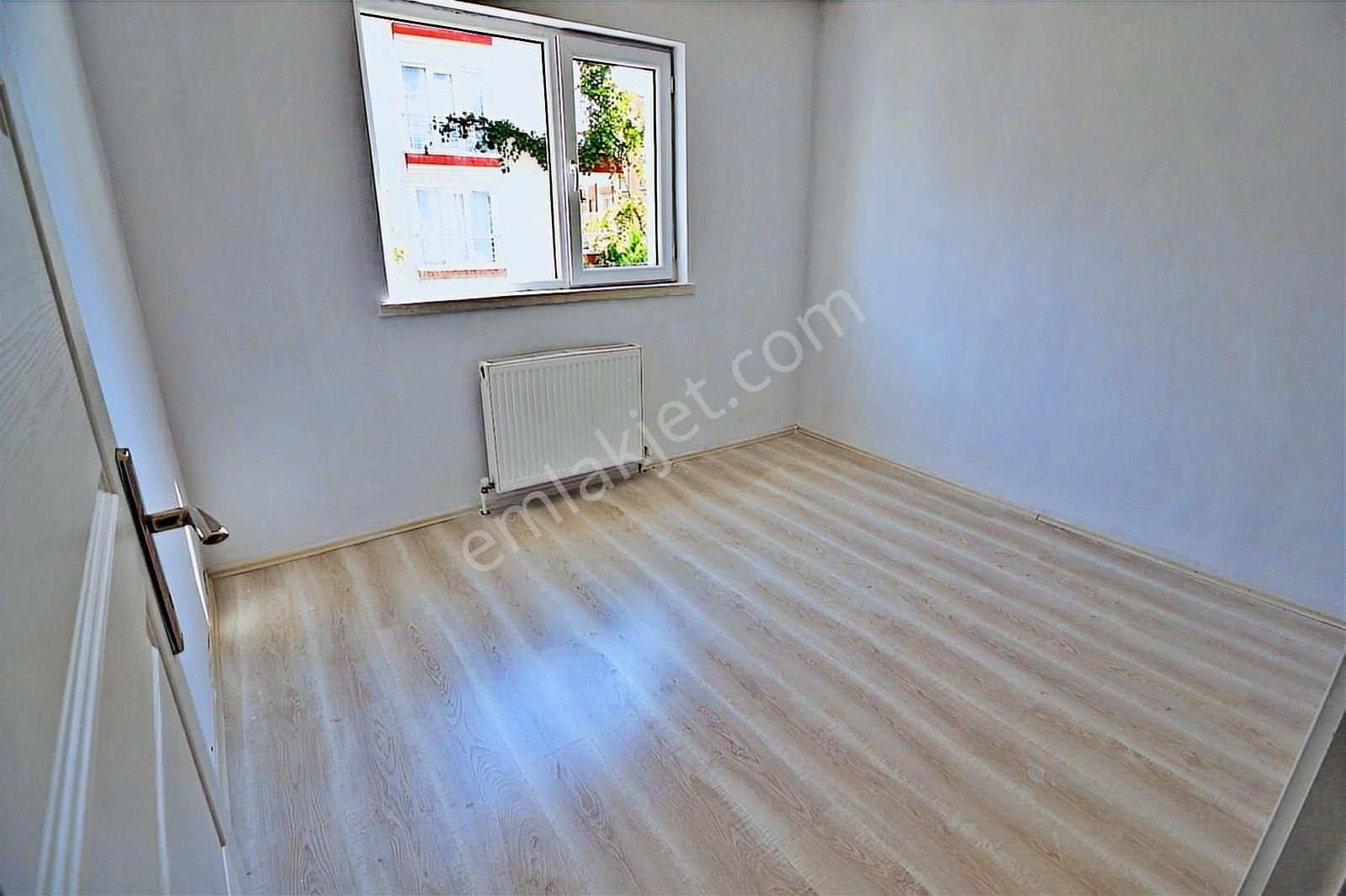 Alsancak'ta Krediye Uygun 3+1 Ebeveyn Banyolu Ön Cephe Ara Kat - Görsel 31