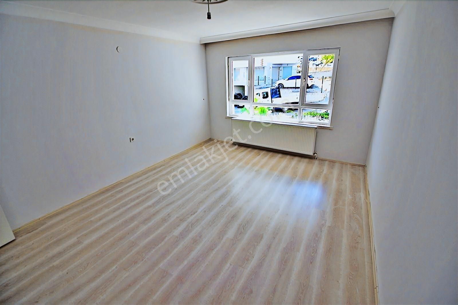 Alsancak'ta Krediye Uygun 3+1 Ebeveyn Banyolu Ön Cephe Ara Kat - Görsel 34