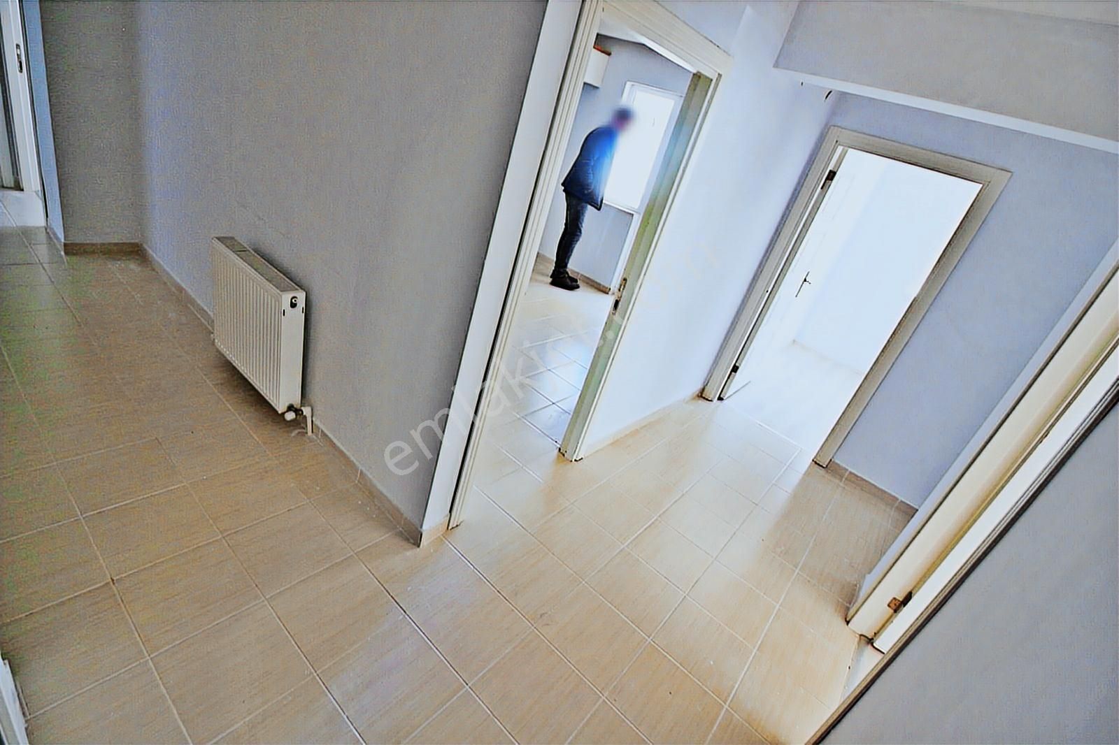 Alsancak'ta Krediye Uygun 3+1 Ebeveyn Banyolu Ön Cephe Ara Kat - Görsel 32