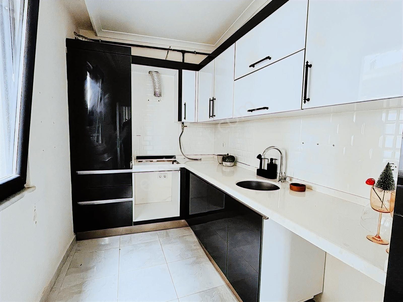 Çekmeköy Defnedalı Sitesinde Satılık Ayrı Mutfaklı 1+1 Arakat - Görsel 22