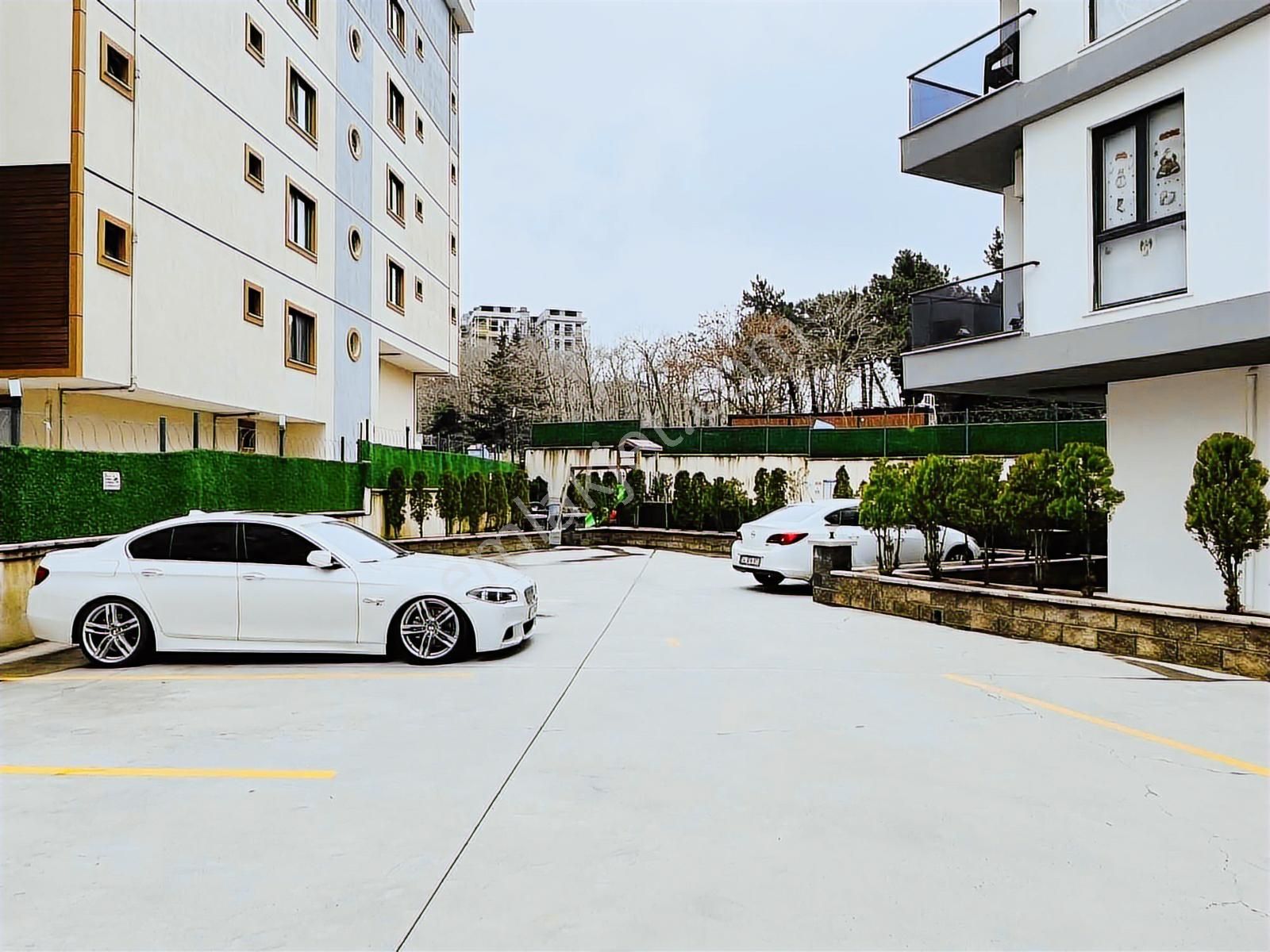 Çekmeköy Defnedalı Sitesinde Satılık Ayrı Mutfaklı 1+1 Arakat - Görsel 2