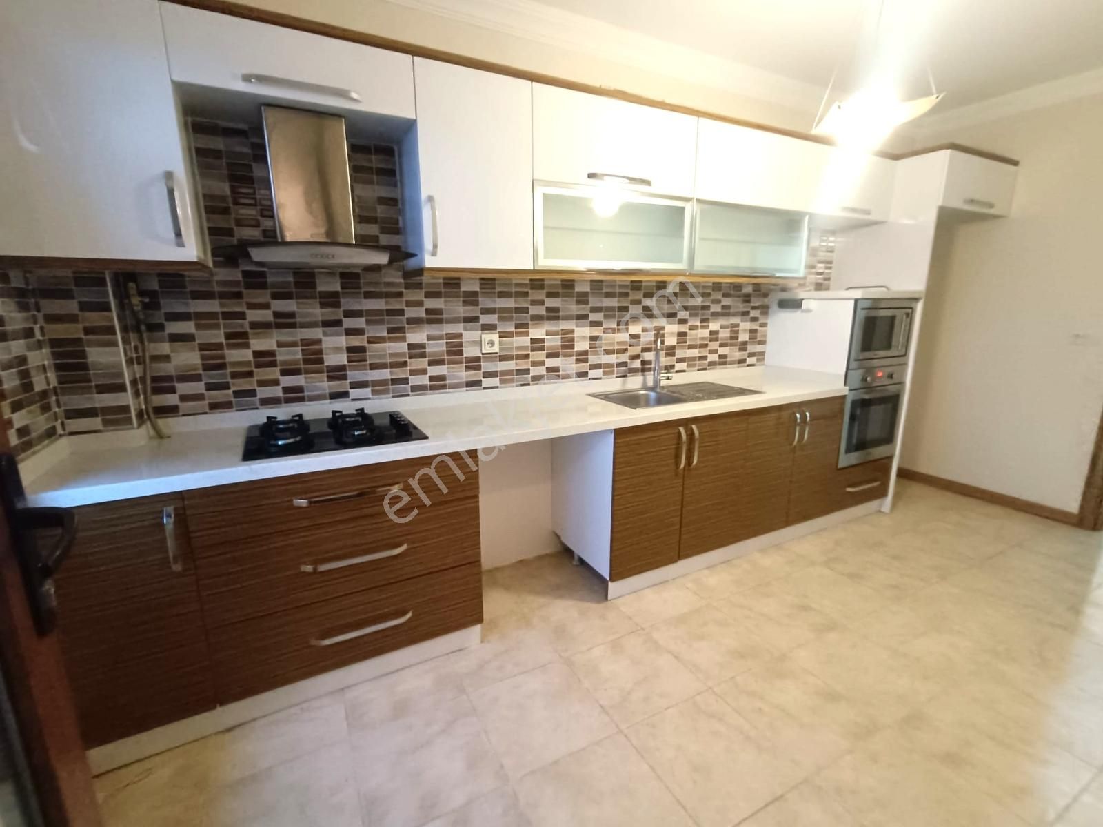 Ali Paşa Mah. Kapalı Salı Pazarına Yakın 3+1 Satılık Lüx Daire