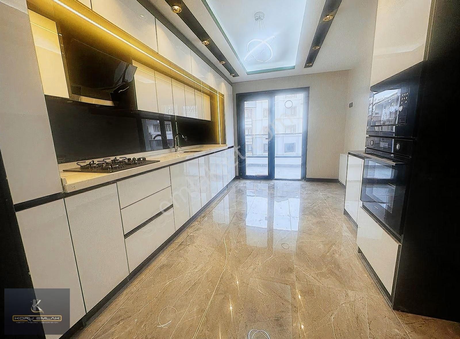 Yenimahalle'de Mimari Detaylarıyla Fark Yaratan Ultra Lüks Daire - Görsel 3