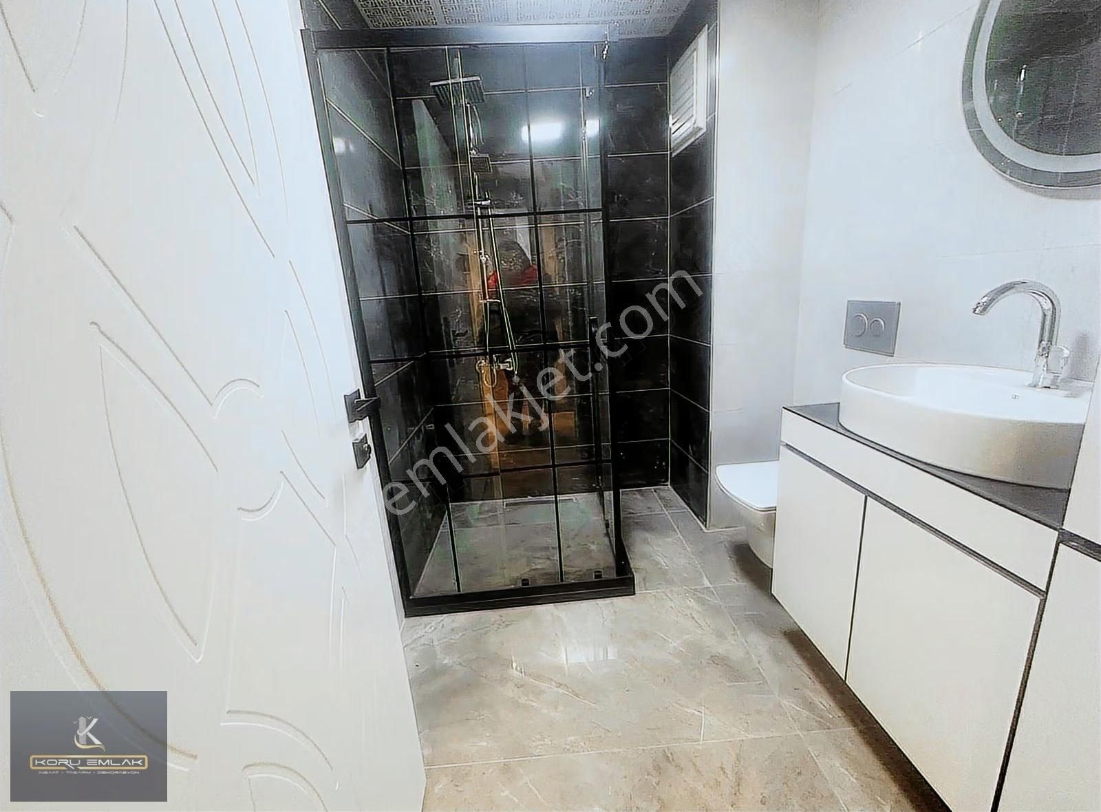 Yenimahalle'de Mimari Detaylarıyla Fark Yaratan Ultra Lüks Daire - Görsel 13