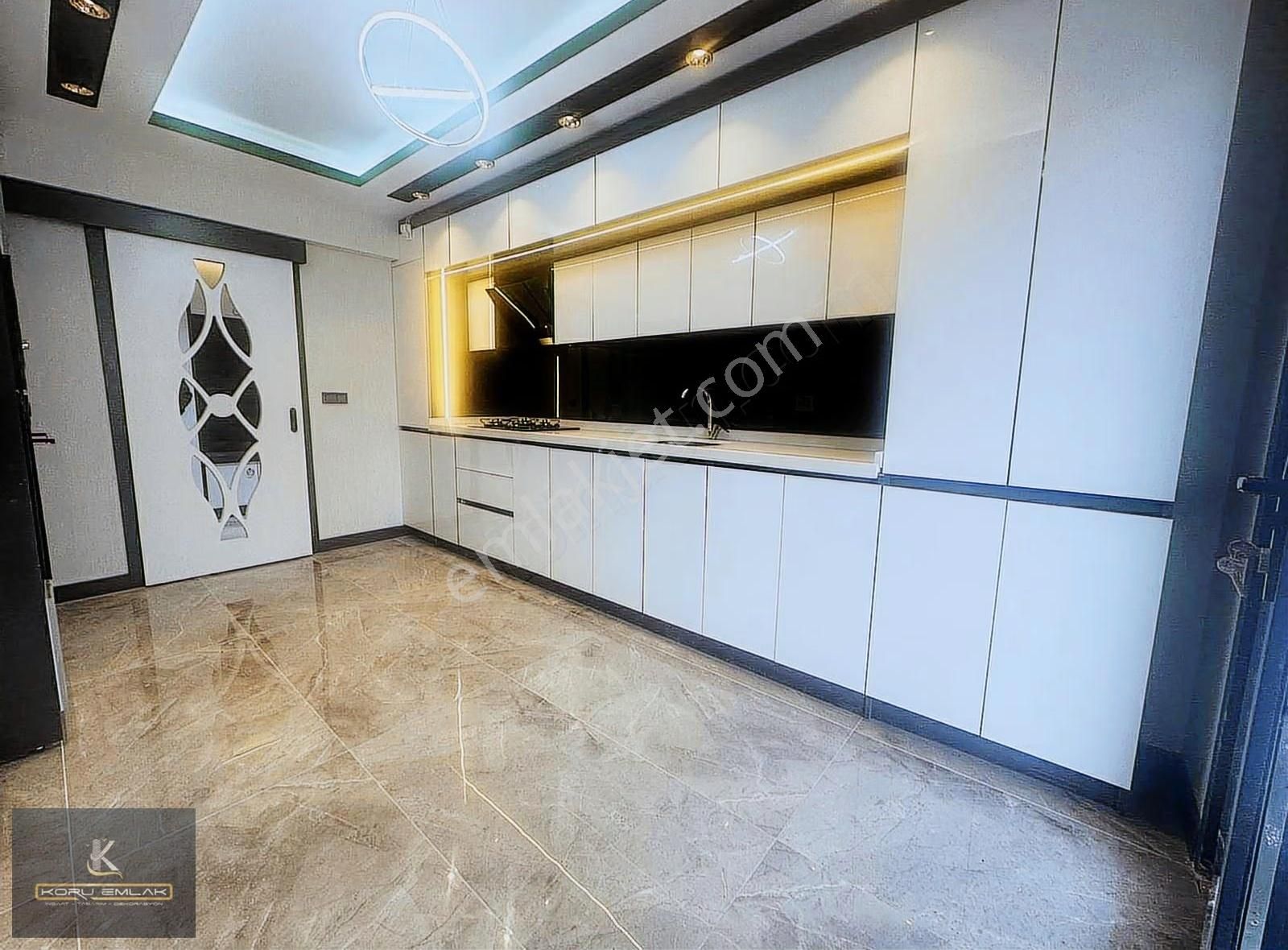 Yenimahalle'de Mimari Detaylarıyla Fark Yaratan Ultra Lüks Daire