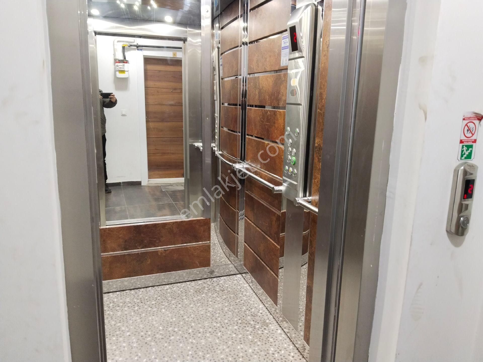 Sınırsız Kredi Otopark Asansör Doğalgazlı Üçlü Ankastre Set Cam Balkon Ön Cephe Ara Kat 1+1 Daire - Görsel 2