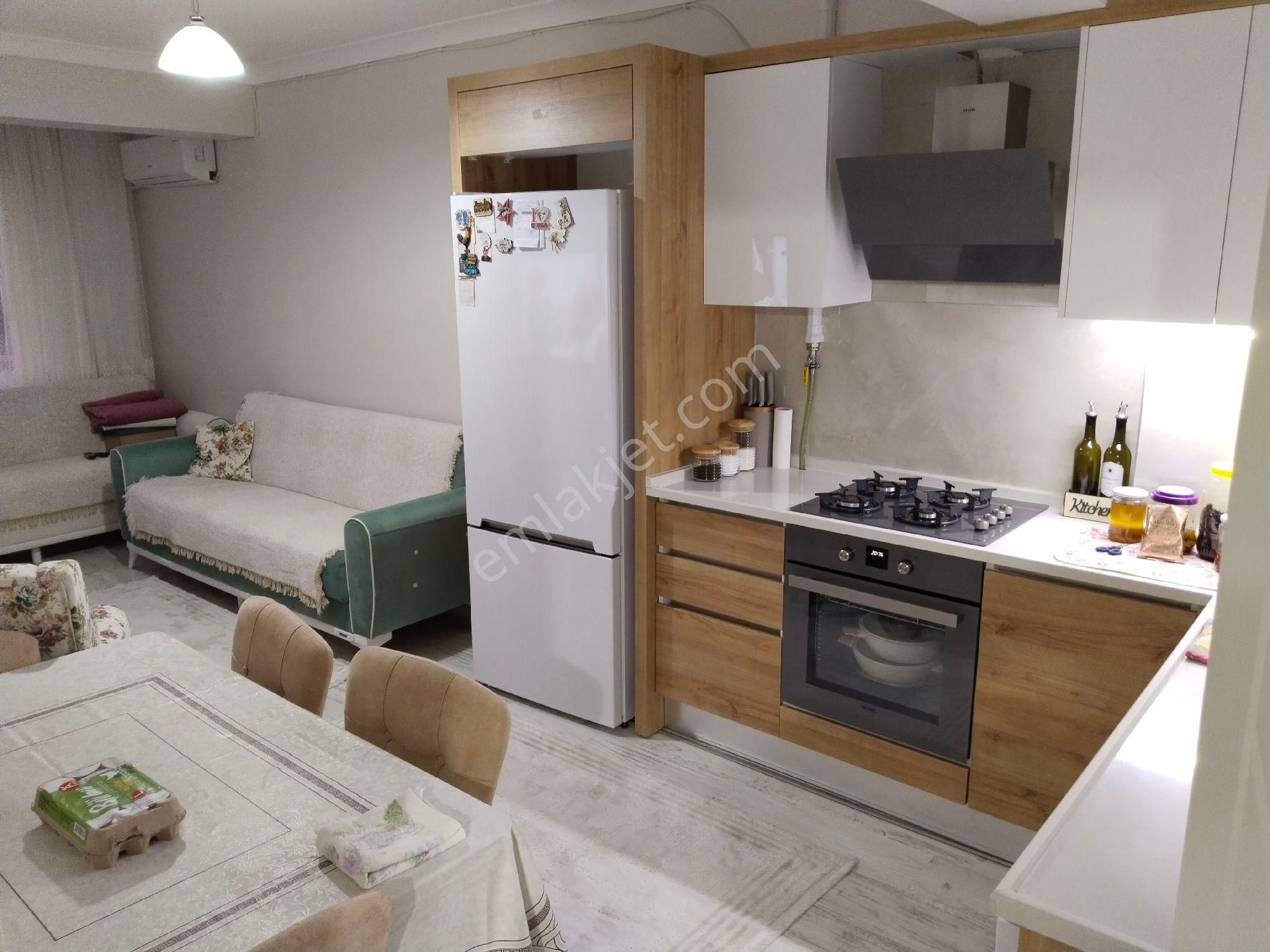 Sınırsız Kredi Otopark Asansör Doğalgazlı Üçlü Ankastre Set Cam Balkon Ön Cephe Ara Kat 1+1 Daire