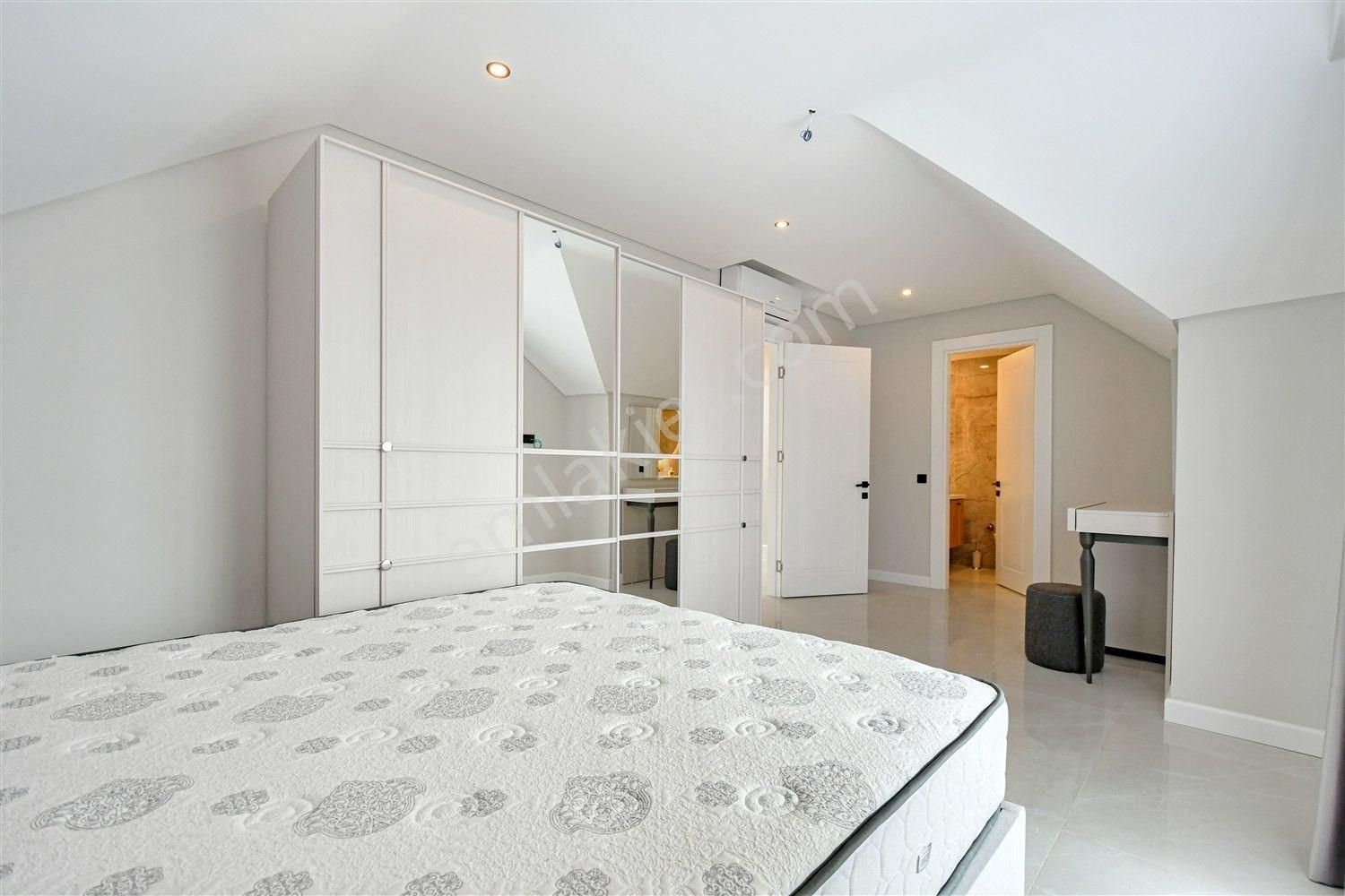 Alanya Oba’nın En Prestijli Sitesinde, Full Donanımlı 3+1 Seçkin Daire - Görsel 19