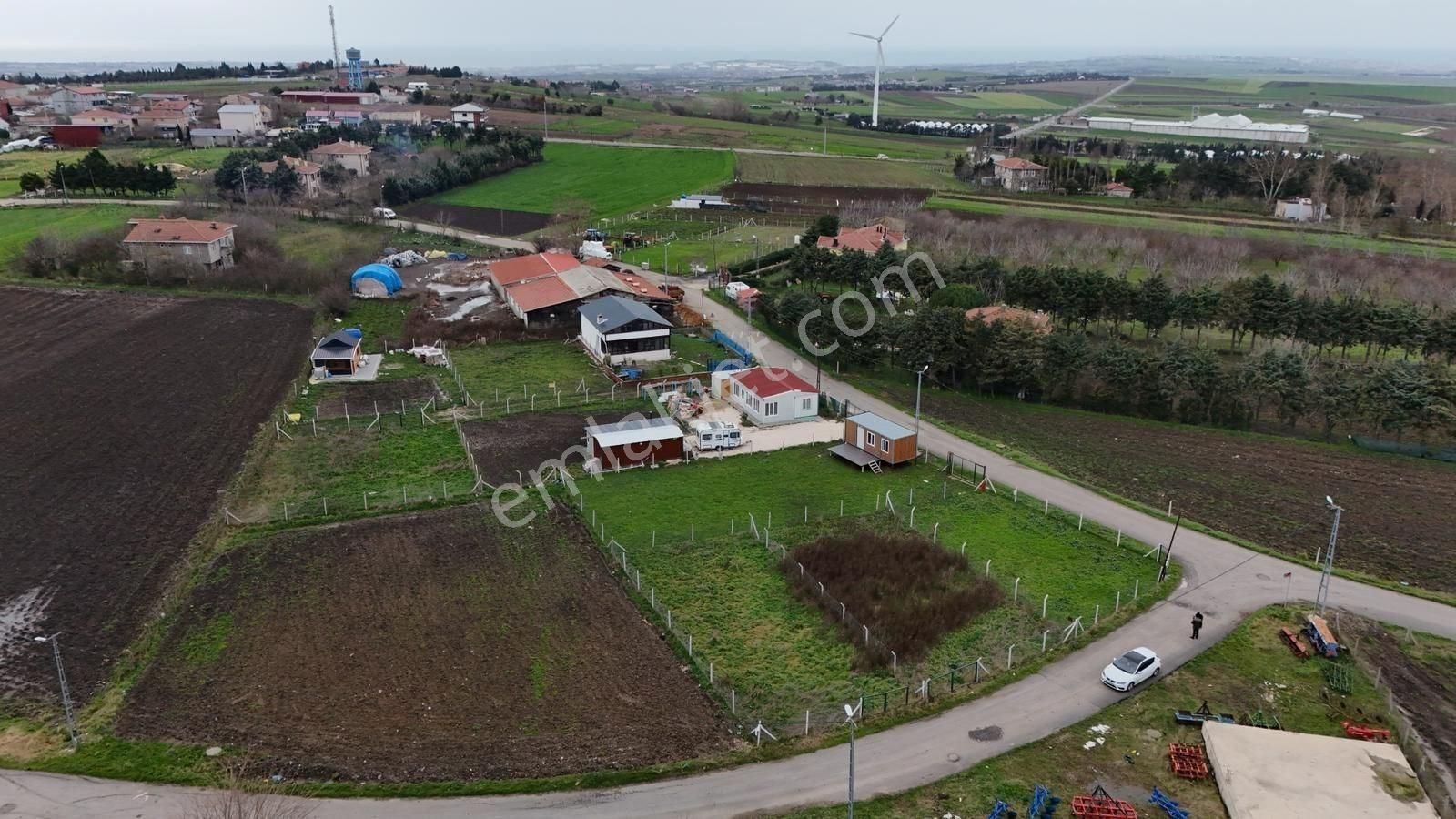 Silivri Kadıköyde Köy İçi Mükemmel Konum Köşe Parsel İmara Sınır - Görsel 2