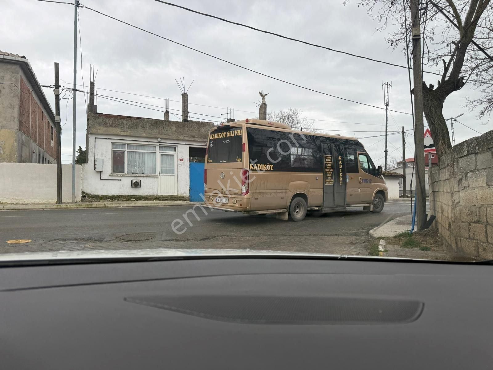 Silivri Kadıköyde Köy İçi Mükemmel Konum Köşe Parsel İmara Sınır - Görsel 11