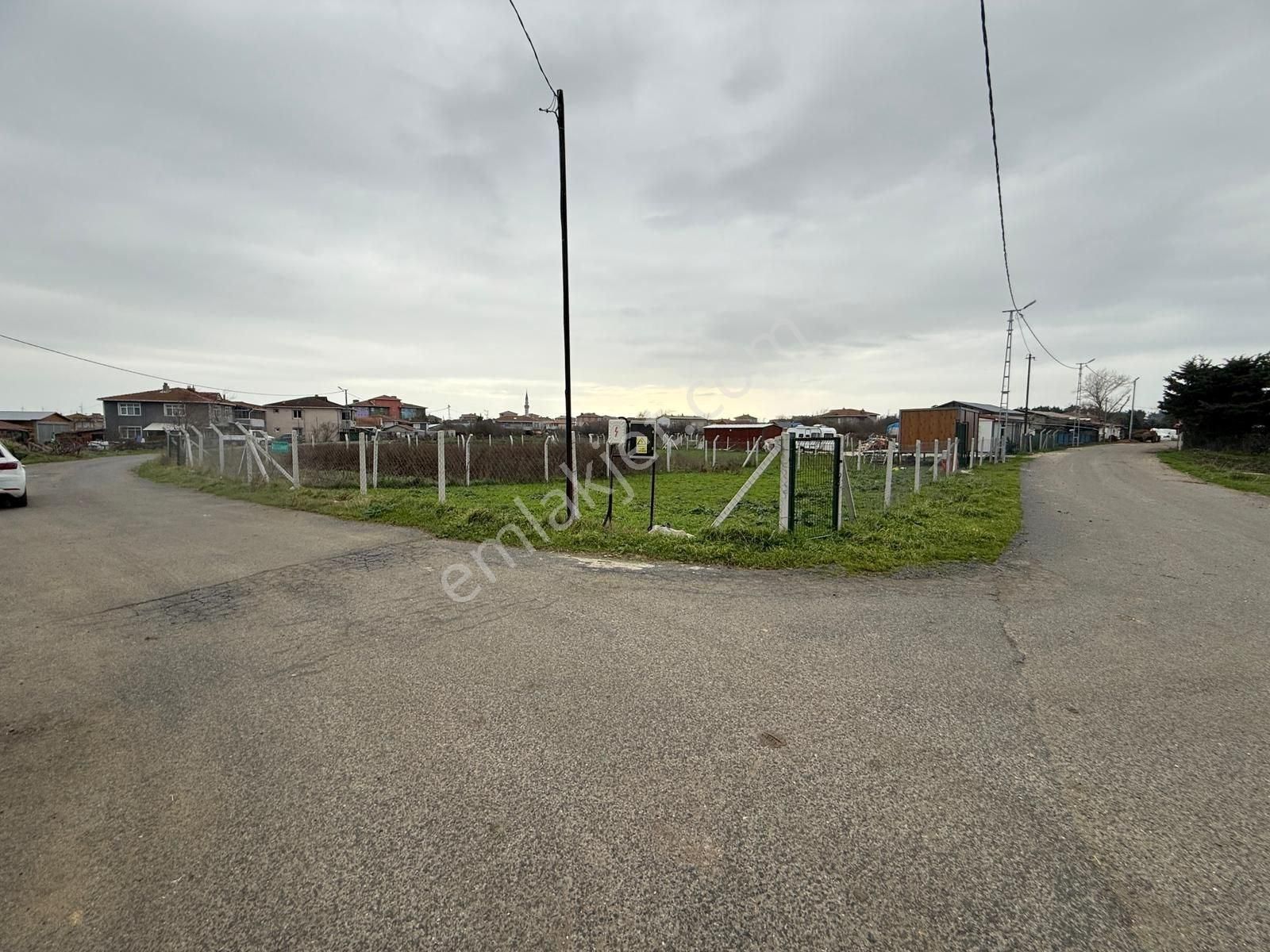 Silivri Kadıköyde Köy İçi Mükemmel Konum Köşe Parsel İmara Sınır - Görsel 8