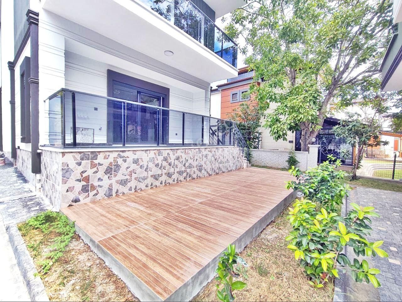 Aygül'den Güre'de Eşsiz Kaliteye Sahip Site İçinde Otoparklı Bahçeli Tam Müstakil 3+1 Satılık Villa - Görsel 34