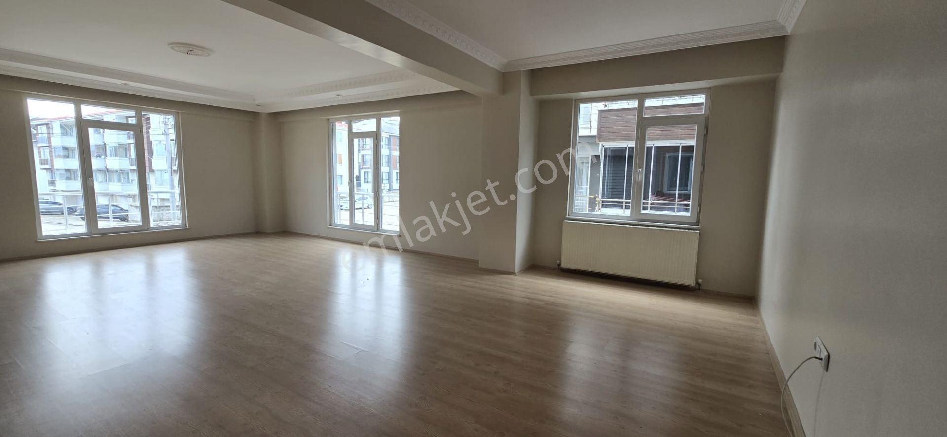 Alpagut Mahallesin'de Geniş Kiralık 2+1 Daire ! - Görsel 20