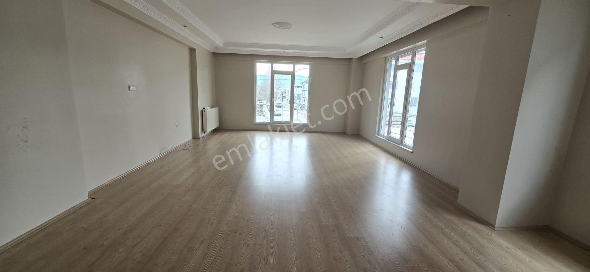 Alpagut Mahallesin'de Geniş Kiralık 2+1 Daire ! - Görsel 11