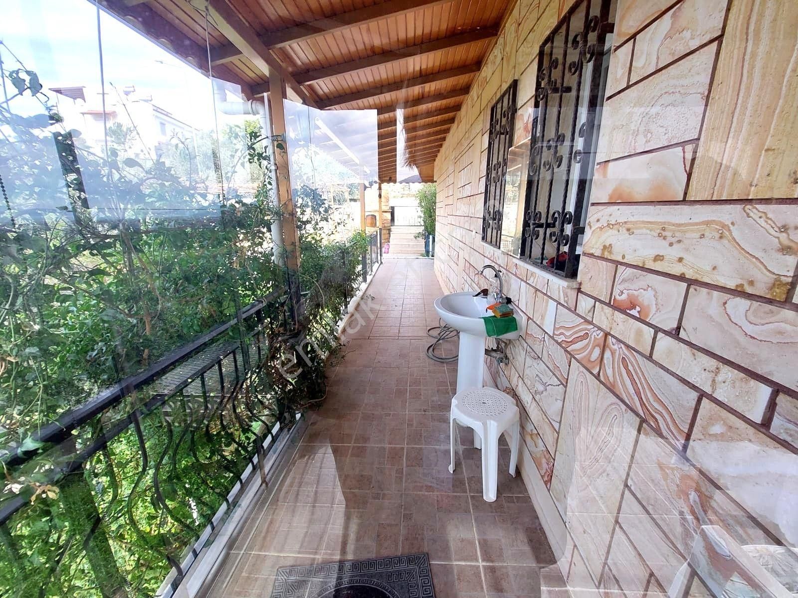 Kuşadası Davutlar Panaromik Deniz Manz. Eşyalı 4+1 Satılık Villa - Görsel 16