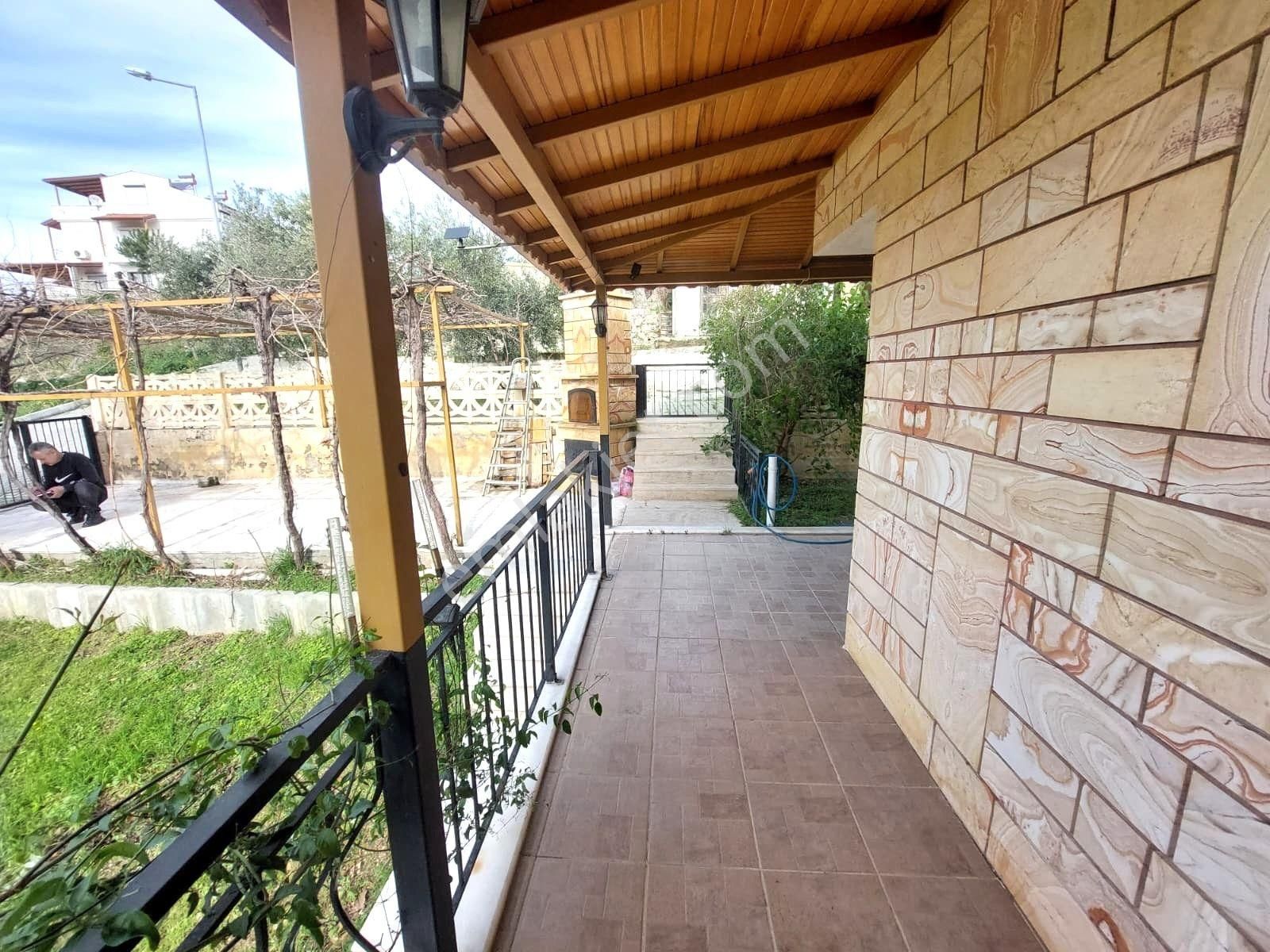 Kuşadası Davutlar Panaromik Deniz Manz. Eşyalı 4+1 Satılık Villa - Görsel 15