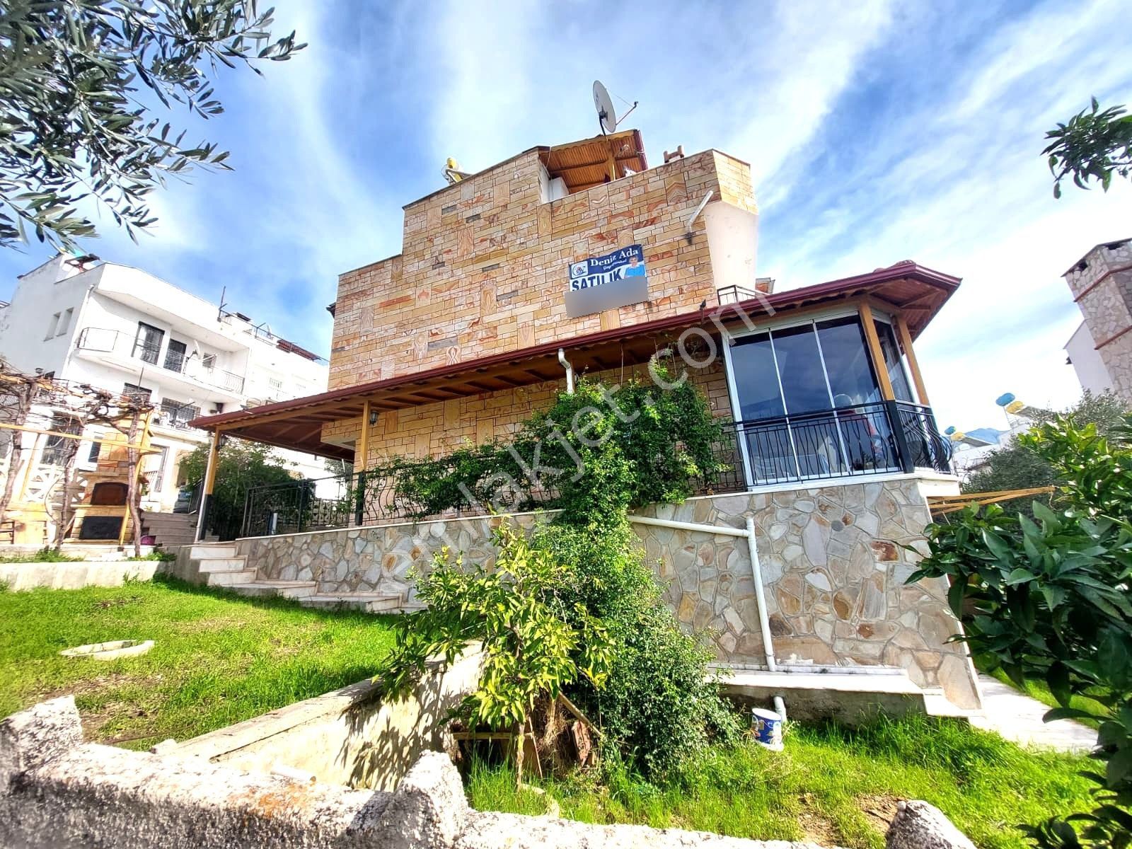 Kuşadası Davutlar Panaromik Deniz Manz. Eşyalı 4+1 Satılık Villa - Görsel 2