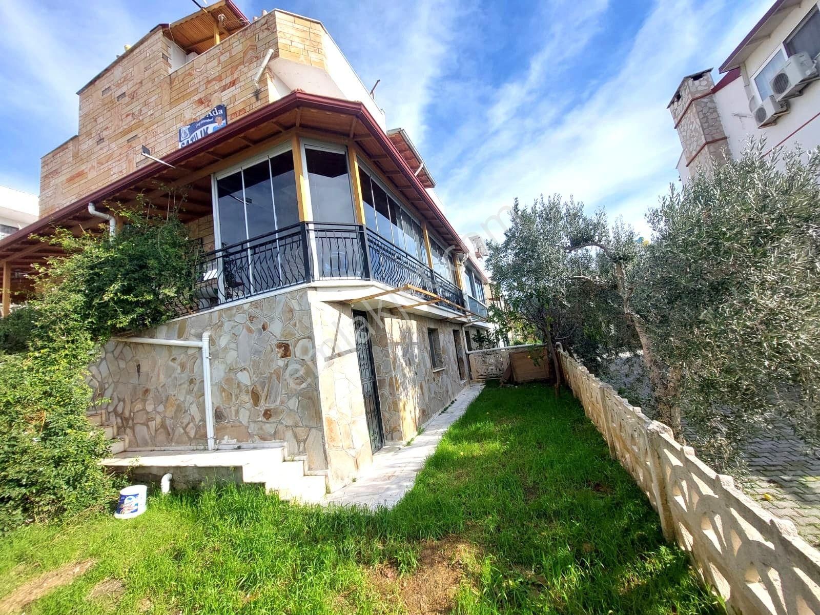 Kuşadası Davutlar Panaromik Deniz Manz. Eşyalı 4+1 Satılık Villa - Görsel 26