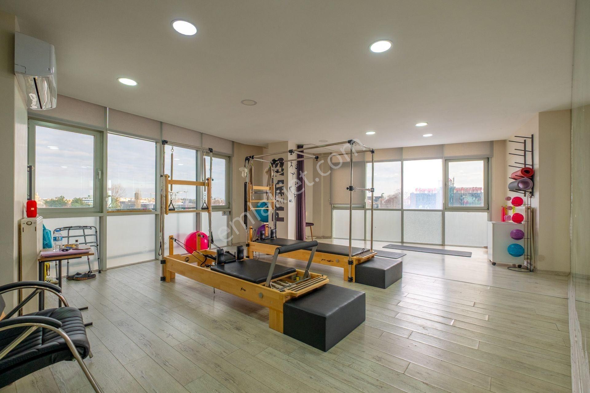 Dağıstan Gayrimenkulden E5 Üstü Plazada 180m2 Ofis