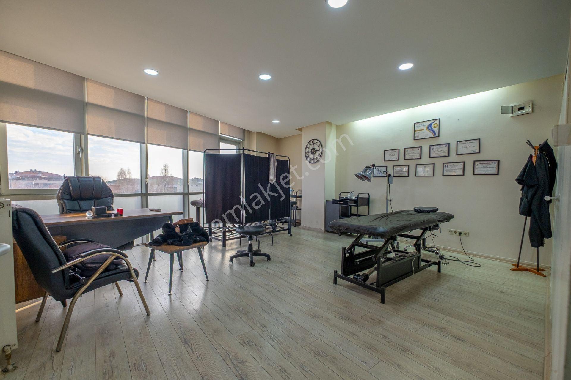 Dağıstan Gayrimenkulden E5 Üstü Plazada 180m2 Ofis - Görsel 7
