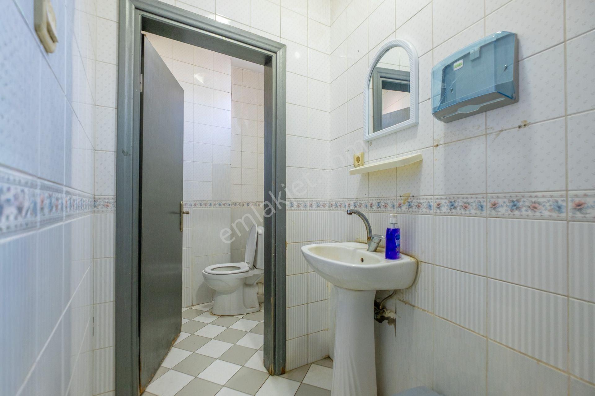 Dağıstan Gayrimenkulden E5 Üstü Plazada 180m2 Ofis - Görsel 9